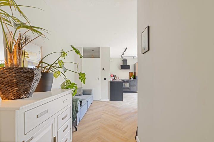 Photo 18 of Minahassastraat 14-C