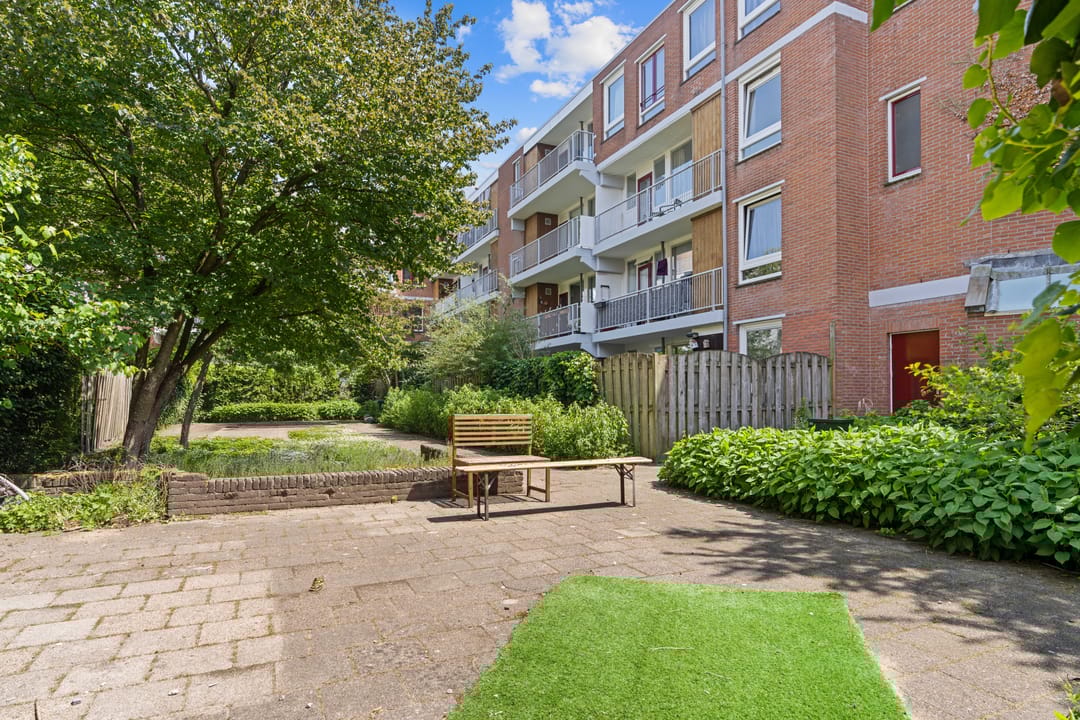 Foto 22 van Minahassastraat 14-C