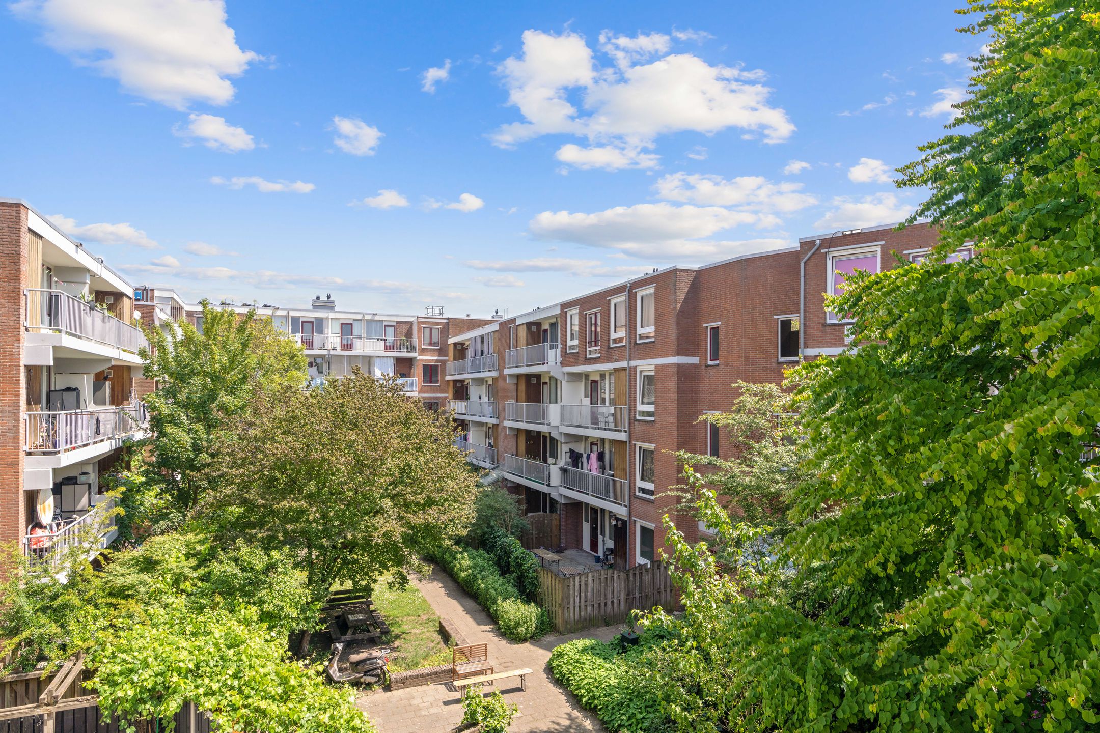 Foto 24 van Minahassastraat 14-C