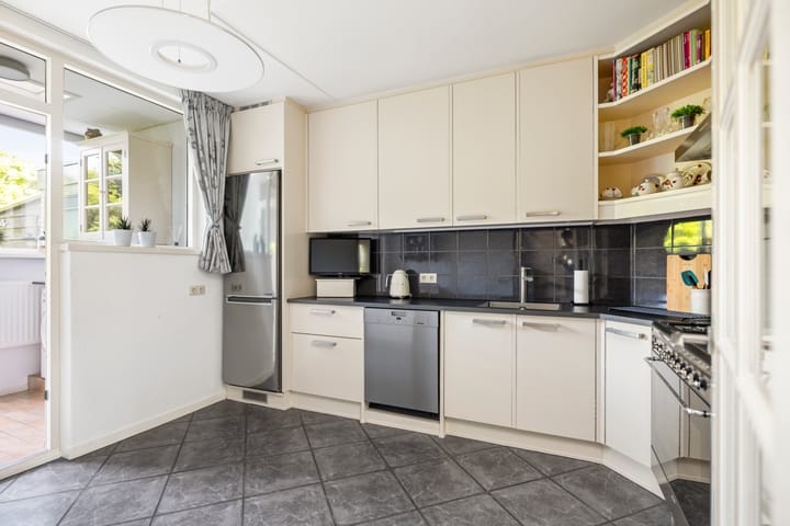 Foto 13 van H.W. Iordensweg 78-A