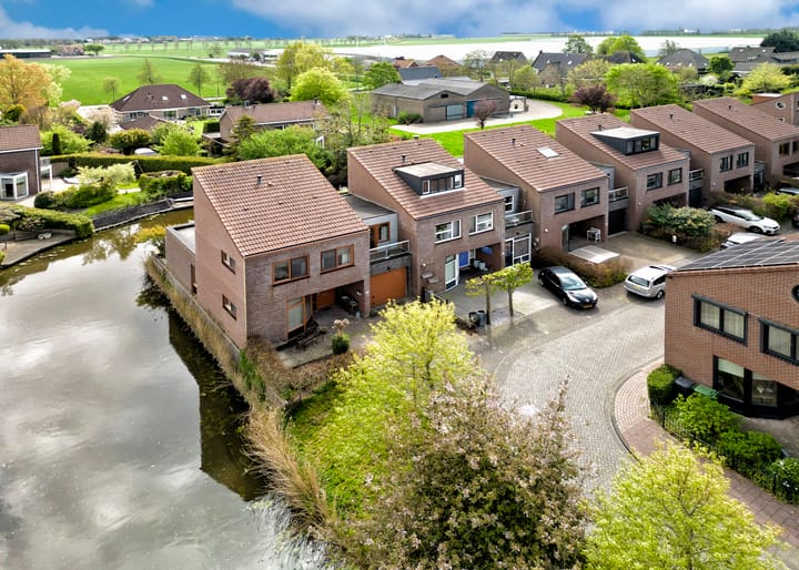 Foto 2 van Marga Klompéland 48