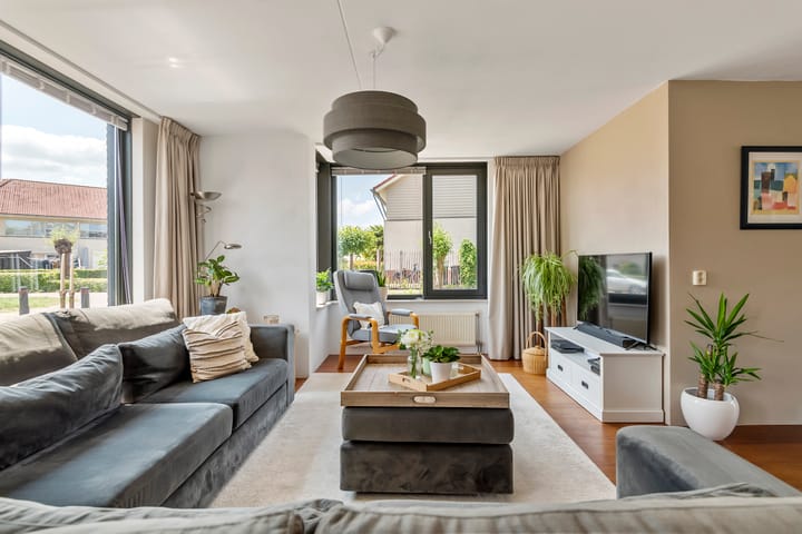 Photo 16 of J. van Zantenstraat 84