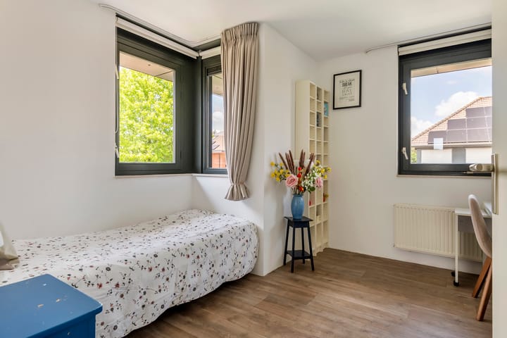 Photo 37 of J. van Zantenstraat 84