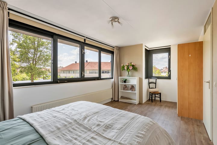 Photo 41 of J. van Zantenstraat 84