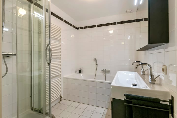 Photo 43 of J. van Zantenstraat 84