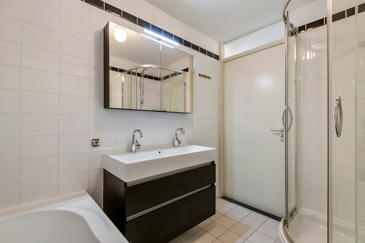 Photo 45 of J. van Zantenstraat 84