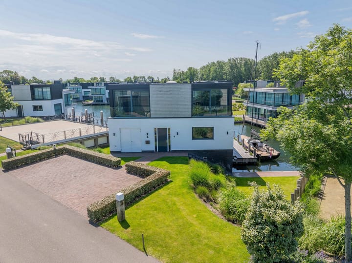 Photo 3 of Wilhelminapolderweg 6