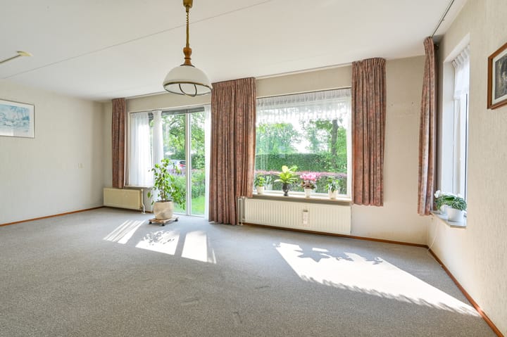 Foto 24 van Taxuslaan 25