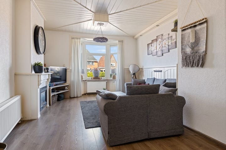 Foto 8 van Burgemeester van Weringstraat 12