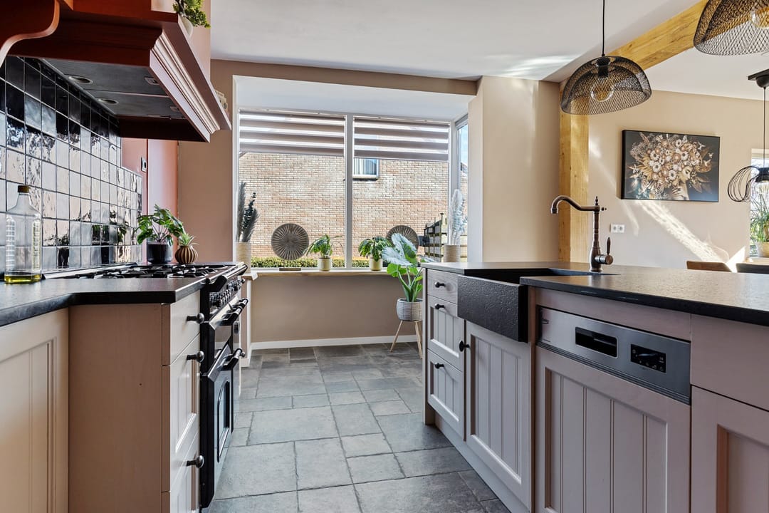 Foto 13 van Burgemeester van Weringstraat 12