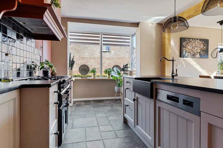 Foto 13 van Burgemeester van Weringstraat 12