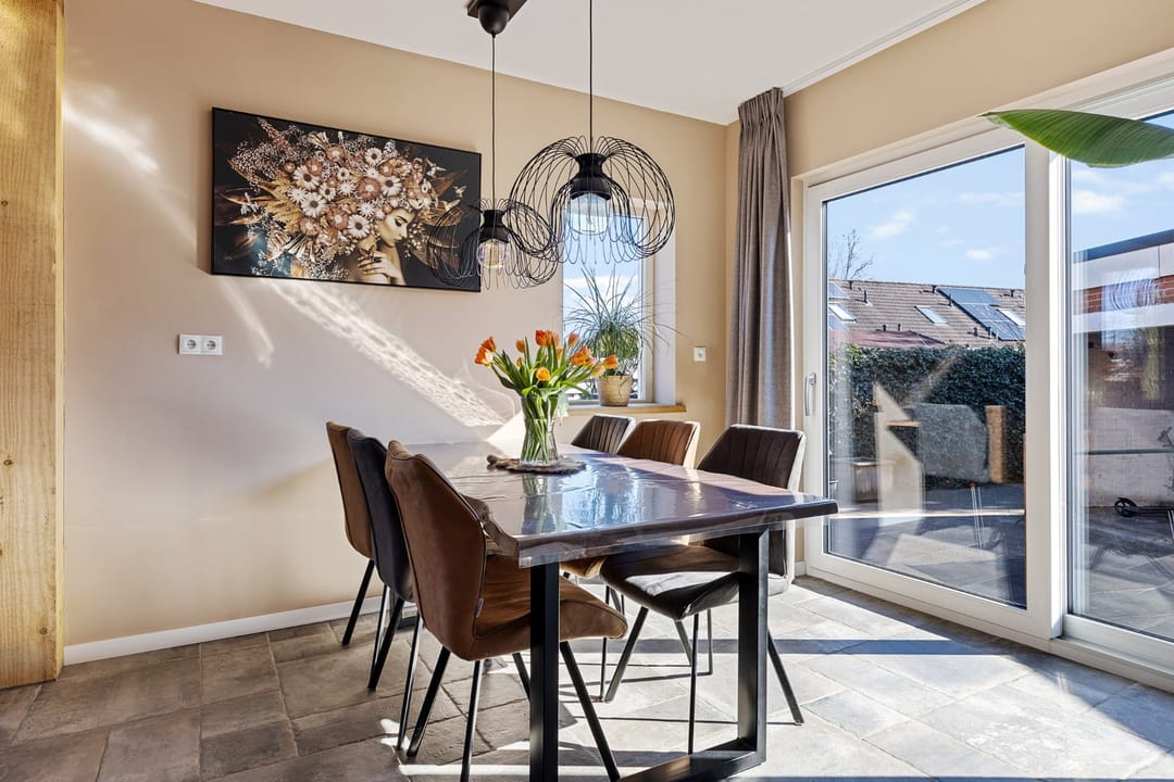 Foto 17 van Burgemeester van Weringstraat 12