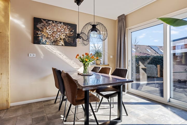 Foto 17 van Burgemeester van Weringstraat 12