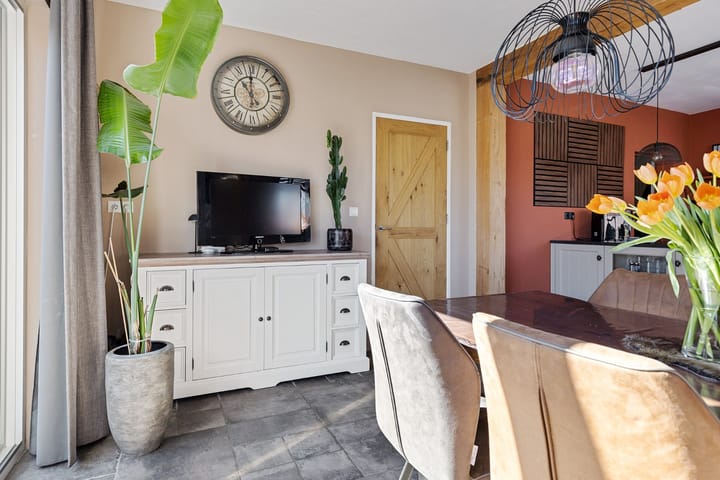 Foto 18 van Burgemeester van Weringstraat 12