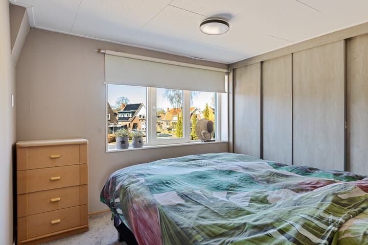 Foto 32 van Burgemeester van Weringstraat 12