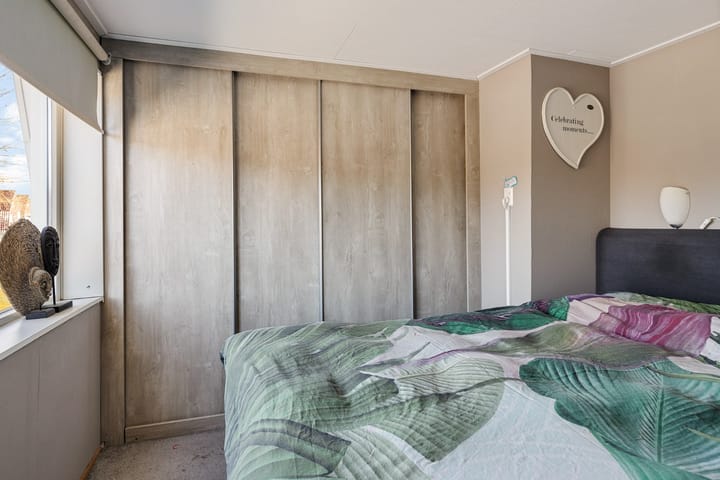 Foto 33 van Burgemeester van Weringstraat 12