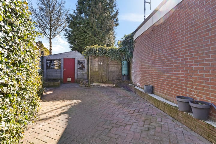 Foto 40 van Burgemeester van Weringstraat 12