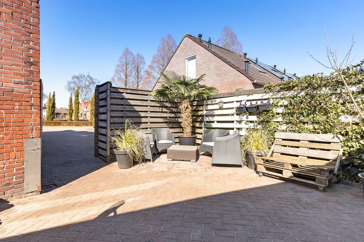 Foto 41 van Burgemeester van Weringstraat 12