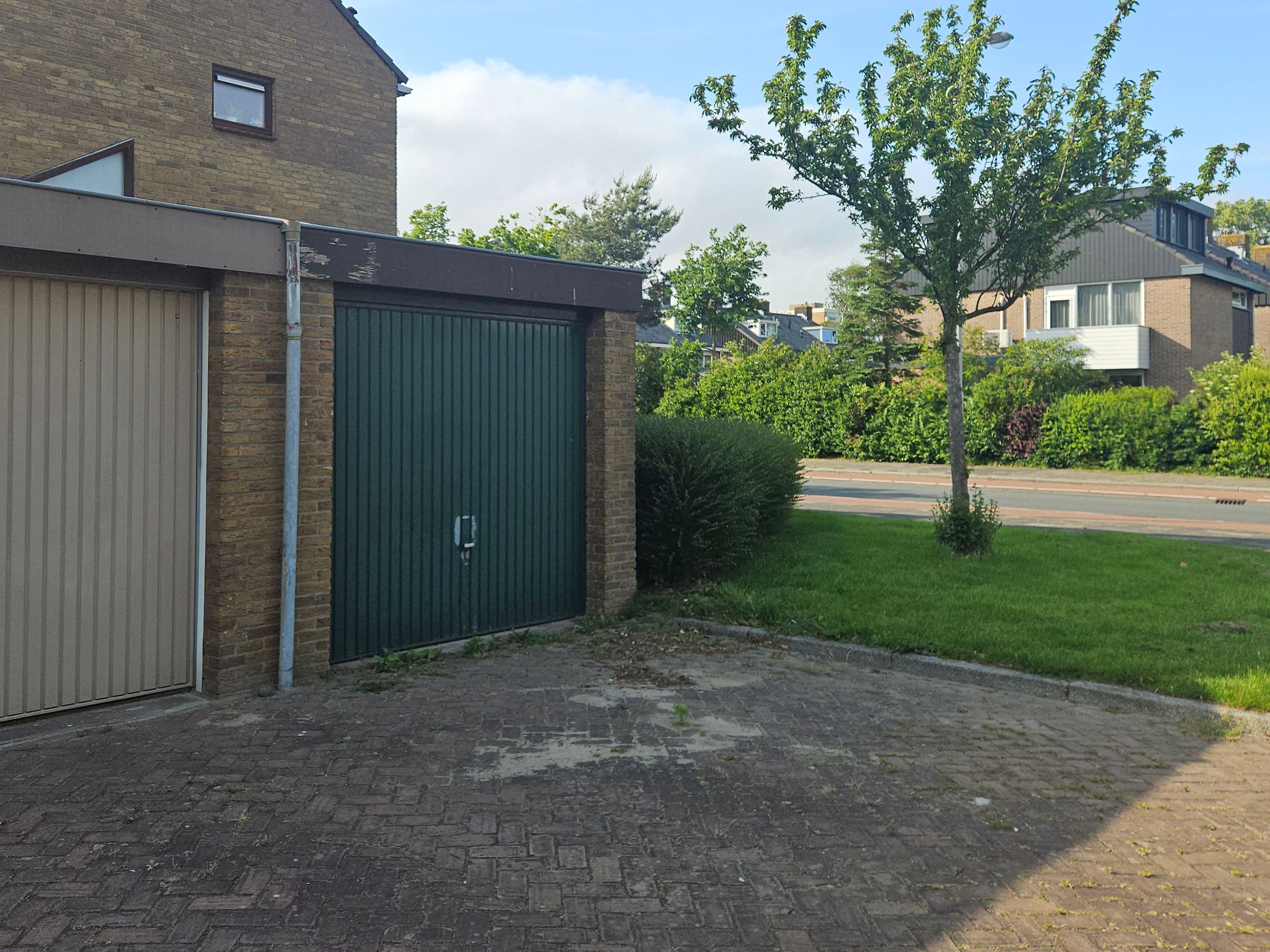 Foto 3 van Baartven 16 garage