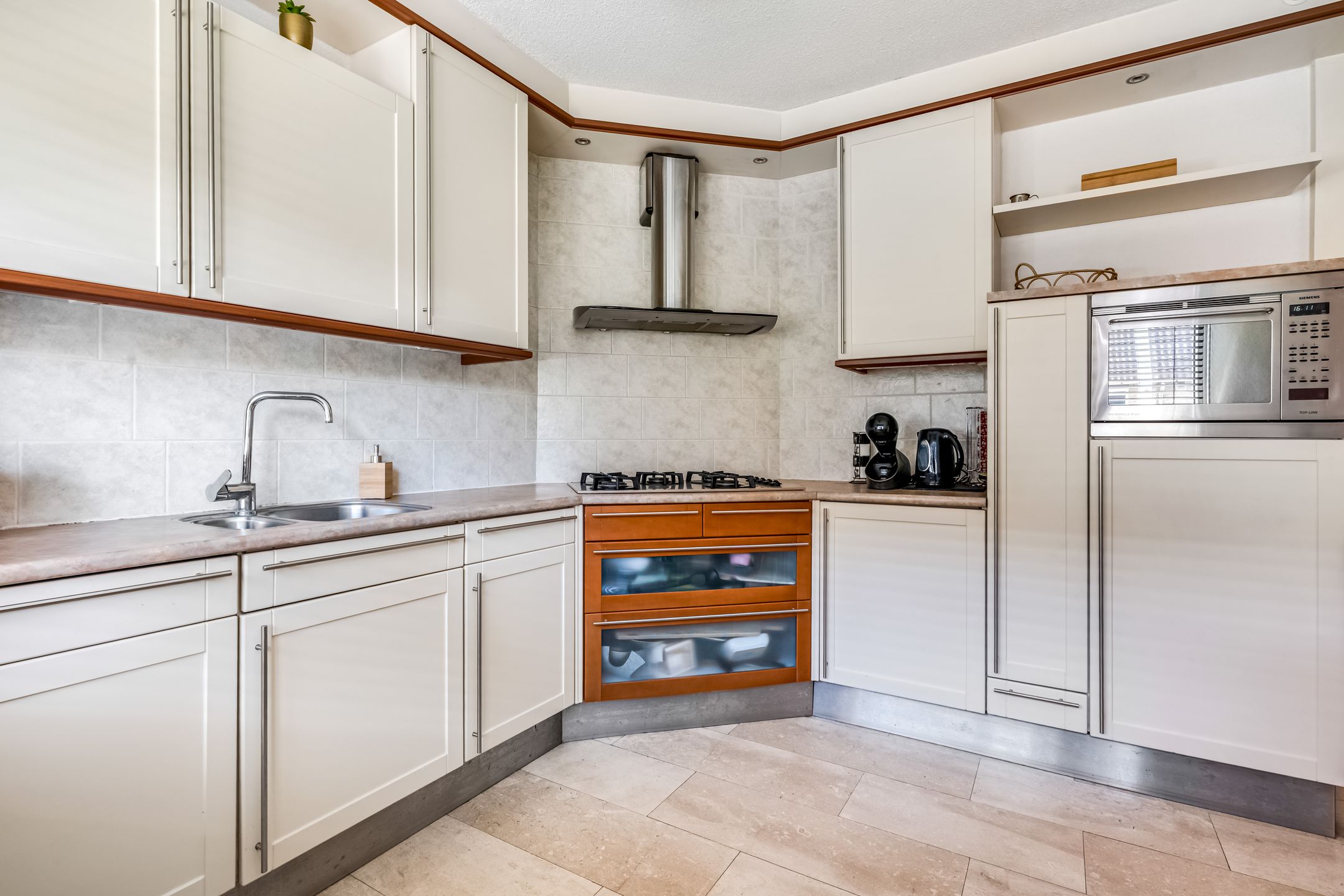 Photo 9 of Galjoen 42