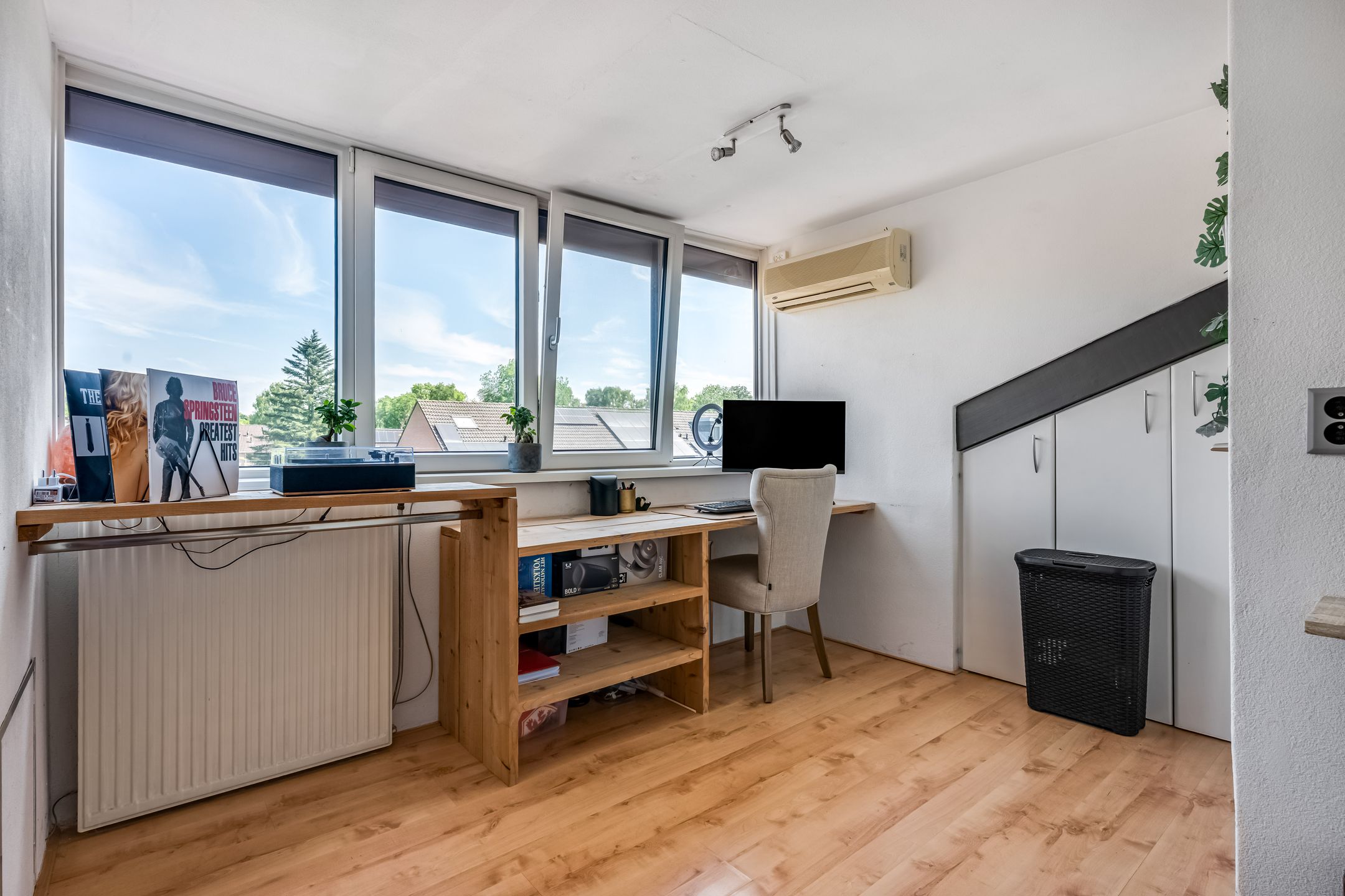 Photo 33 of Galjoen 42