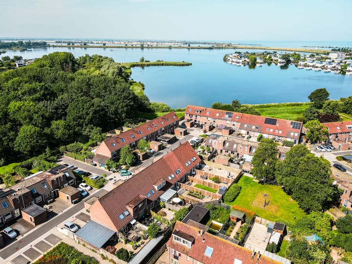 Photo 7 of Purmer 69