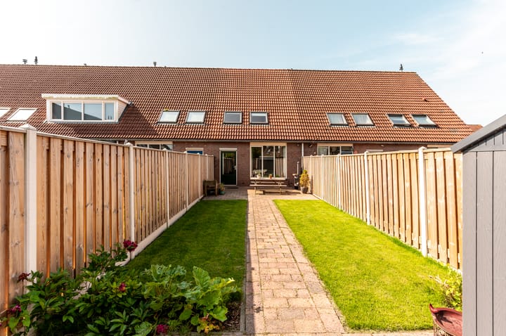 Photo 33 of Purmer 69