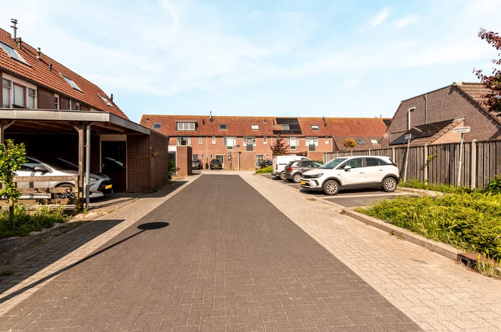 Photo 39 of Purmer 69