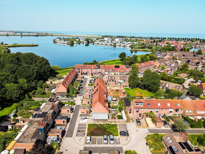 Photo 47 of Purmer 69