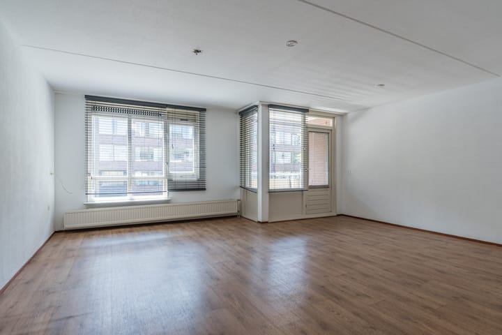 Foto 2 van Valkenierstraat 25-A