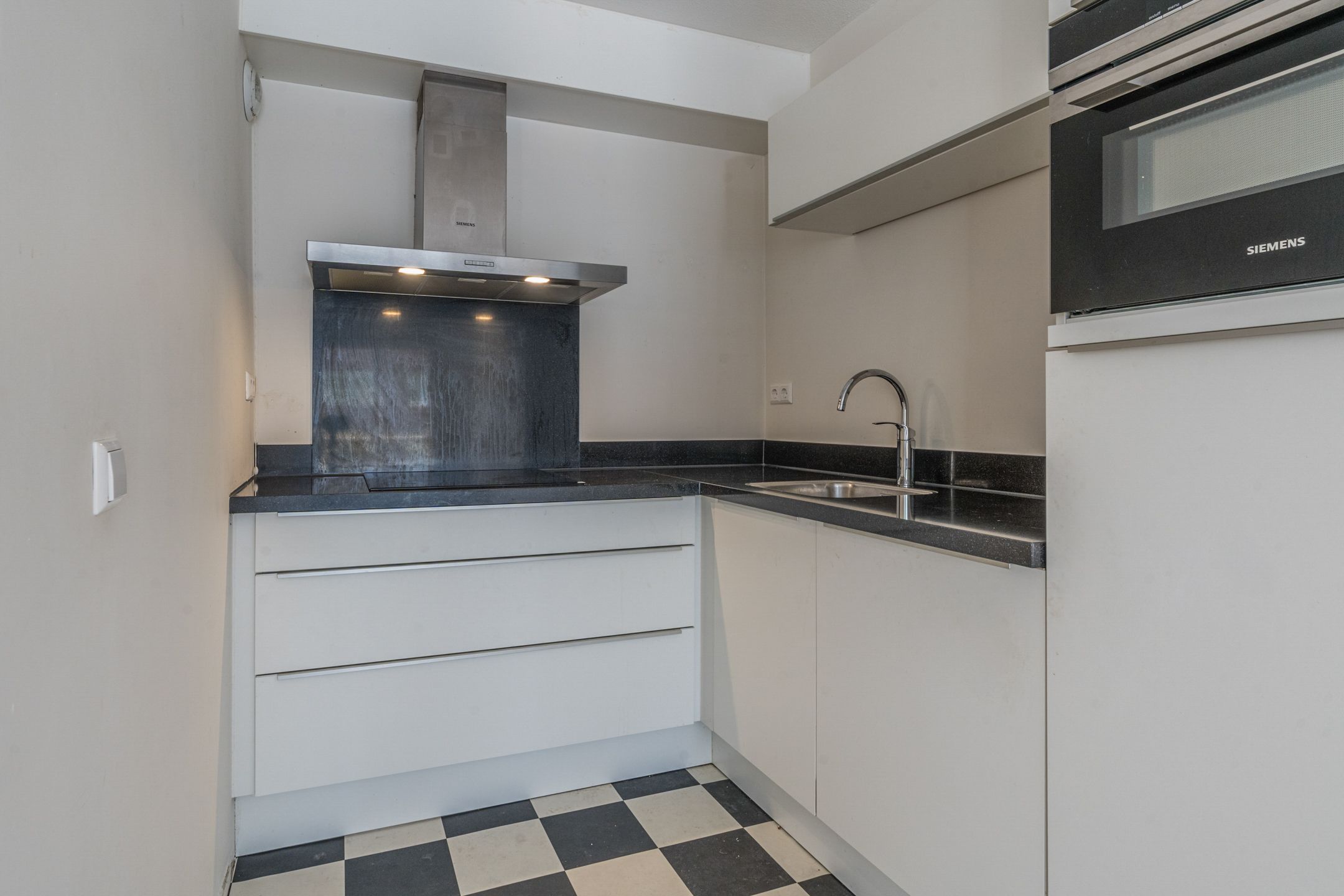 Foto 3 van Valkenierstraat 25-A