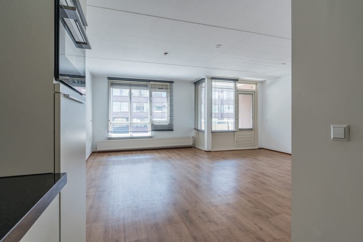 Foto 13 van Valkenierstraat 25-A