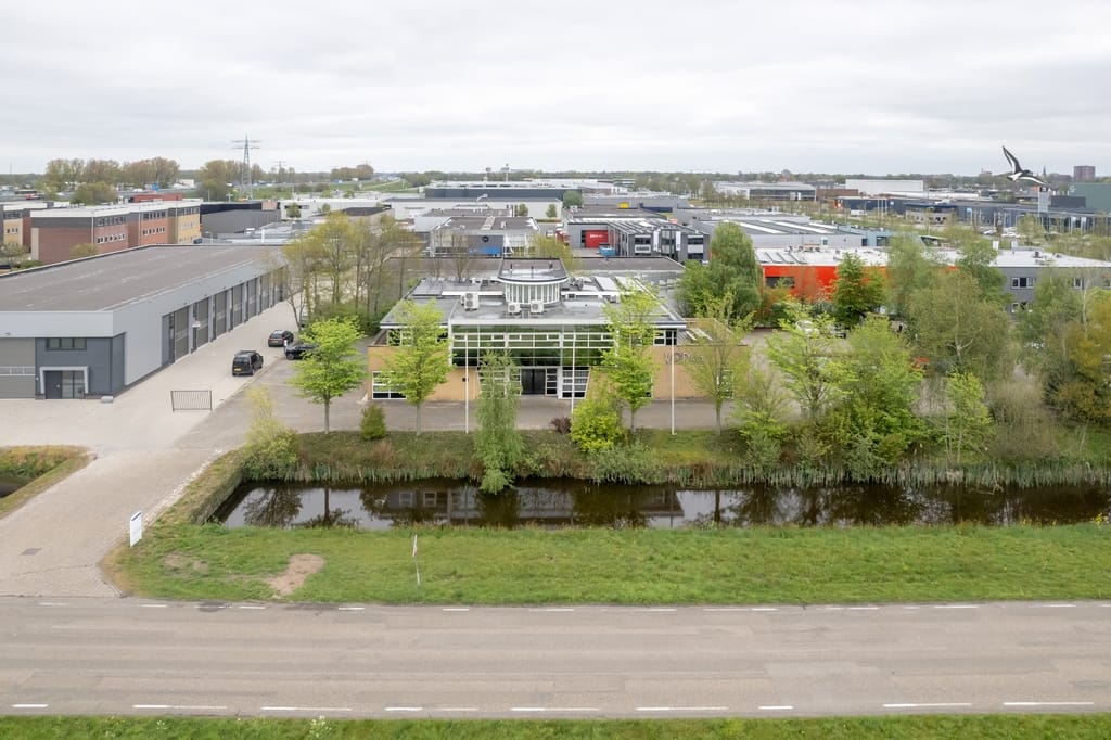 Bekijk foto 2 van Businesspark Friesland-West 45