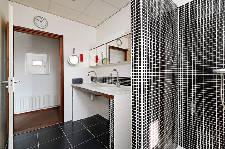 Foto 34 van Planetenweg 11