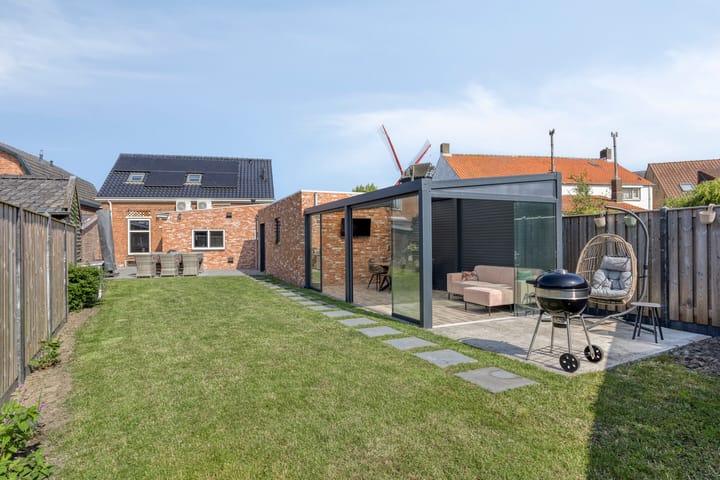 Foto 6 van Poolsplein 4