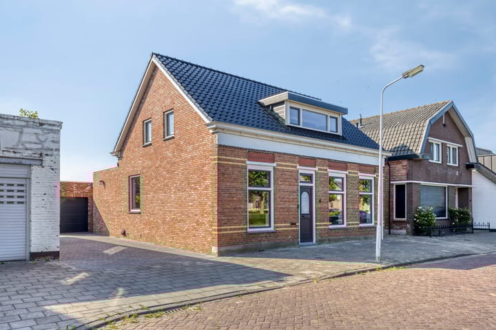 Foto 7 van Poolsplein 4