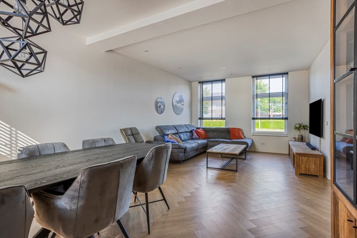 Foto 12 van Poolsplein 4