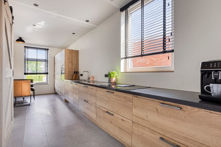 Foto 15 van Poolsplein 4