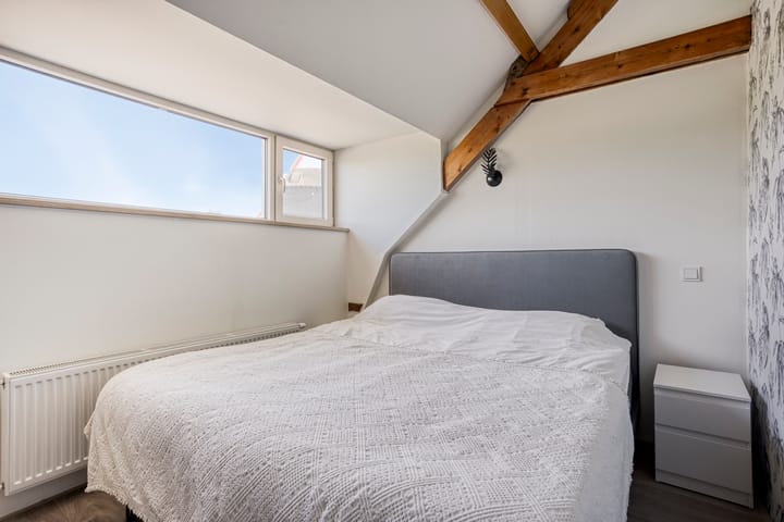 Foto 21 van Poolsplein 4