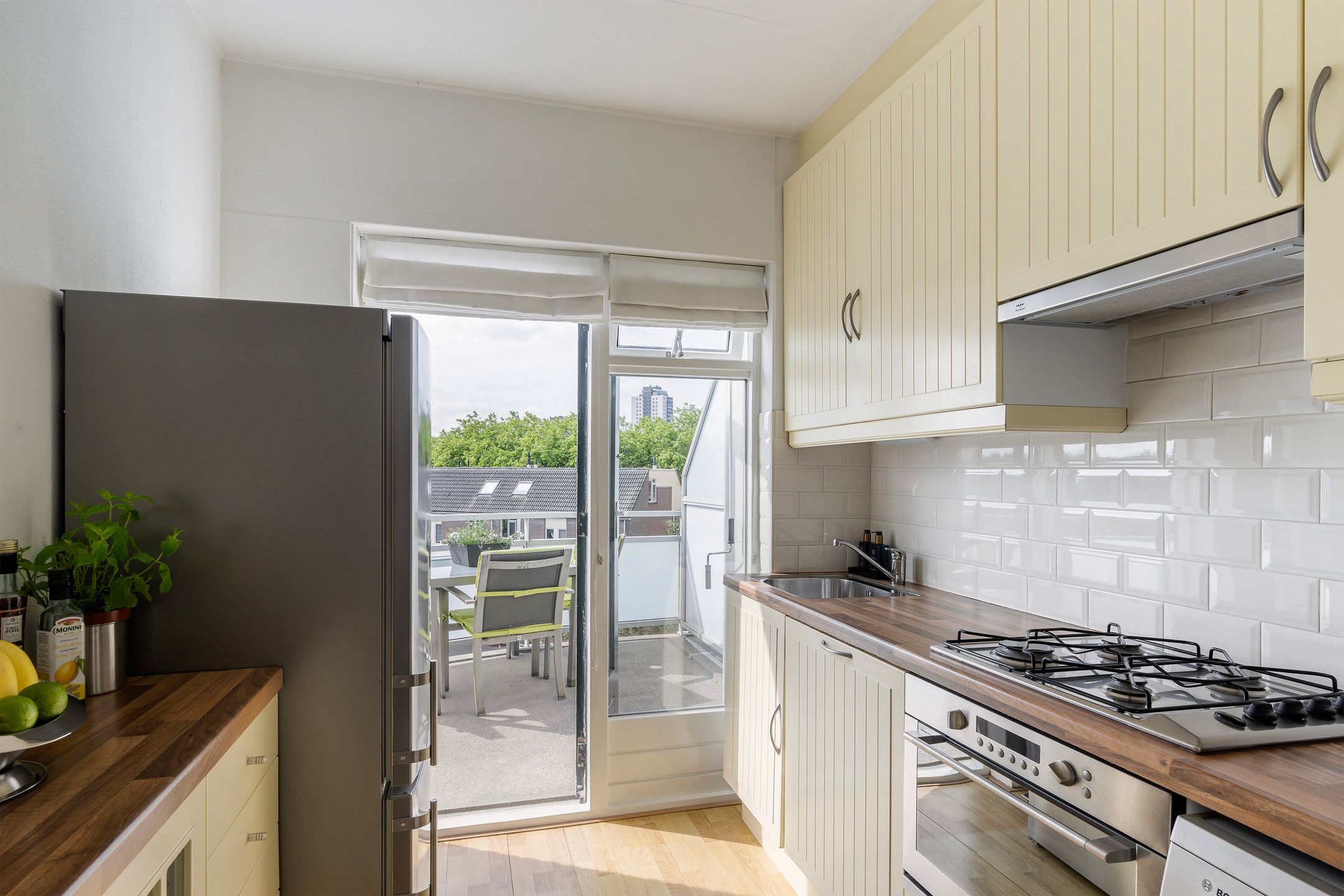 Foto 15 van dr. Schaepmanstraat 8-D