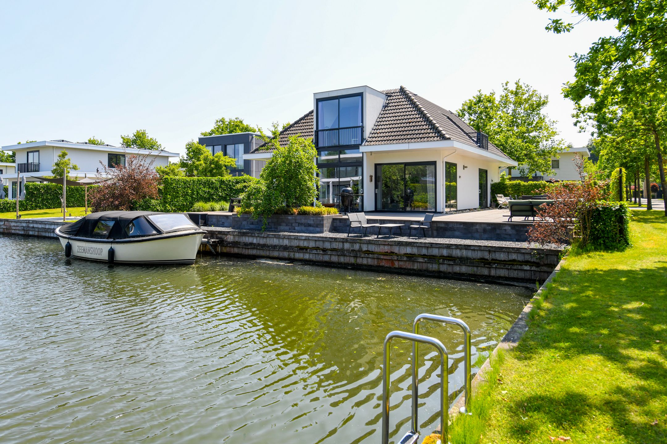3-bedroom freehold villa in Zeewolde — photo 1 of 5