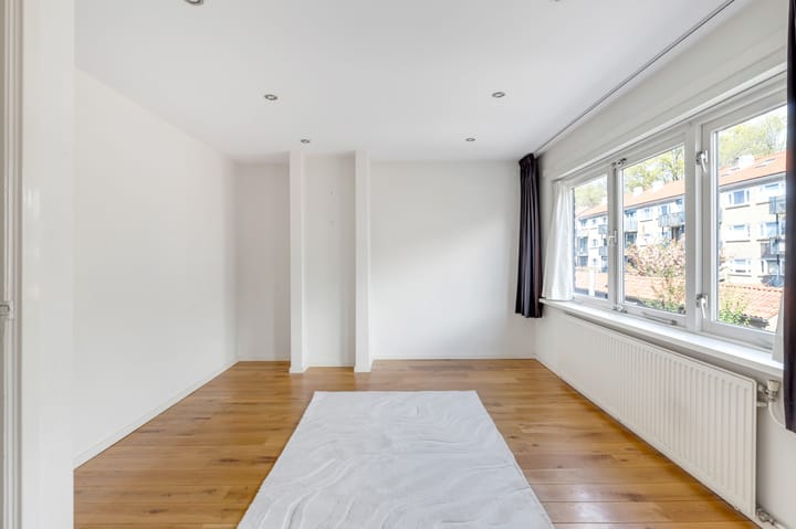 Foto 17 van Van Nijenrodestraat 32