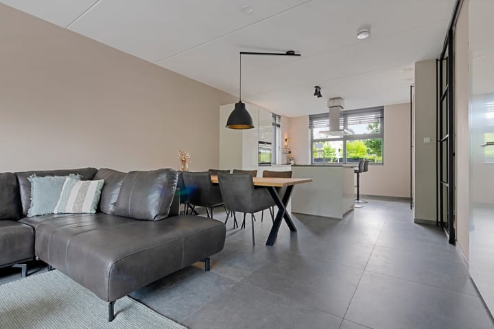 Photo 2 of Samuel de Marezhof 89