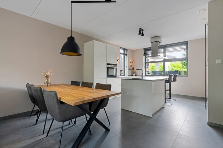 Photo 11 of Samuel de Marezhof 89