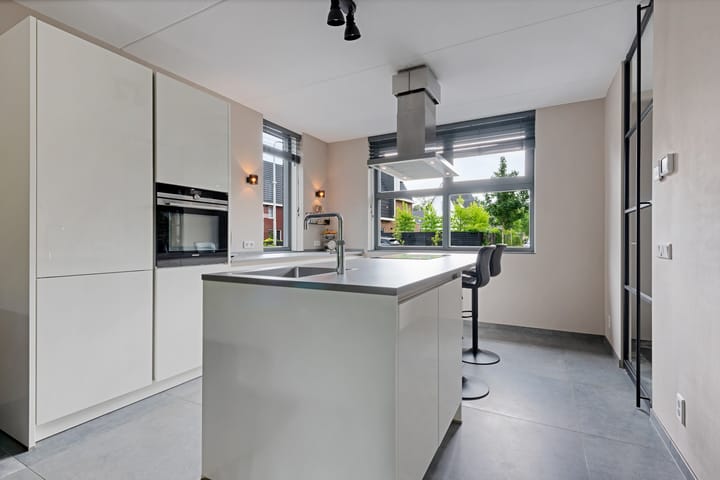 Photo 12 of Samuel de Marezhof 89