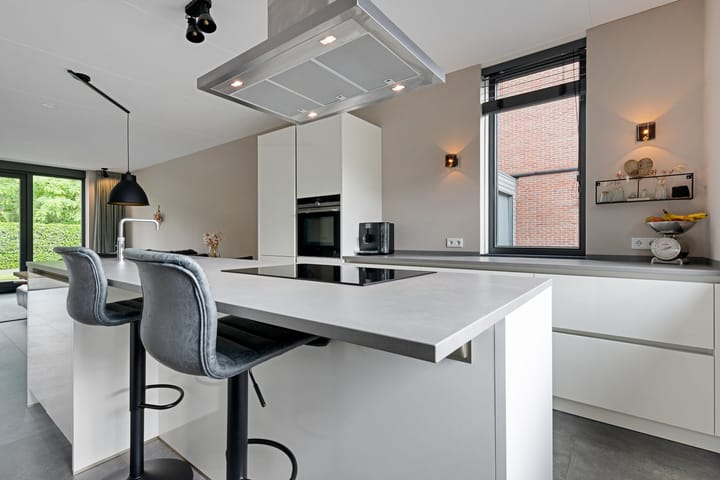 Photo 14 of Samuel de Marezhof 89