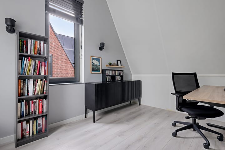 Photo 28 of Samuel de Marezhof 89