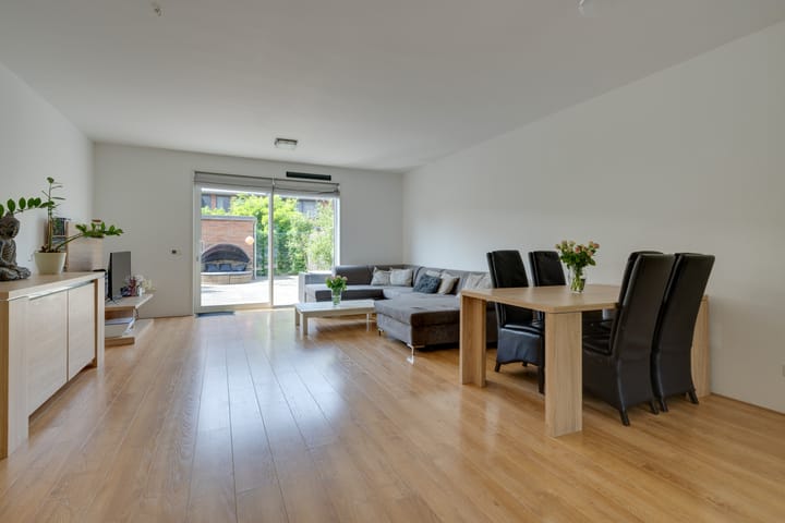 Foto 2 van Korenbloemlaan 8