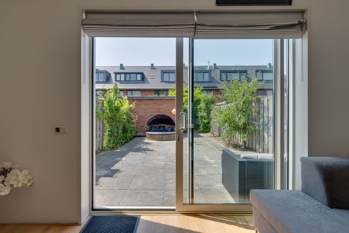 Foto 20 van Korenbloemlaan 8