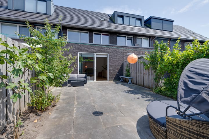 Foto 23 van Korenbloemlaan 8